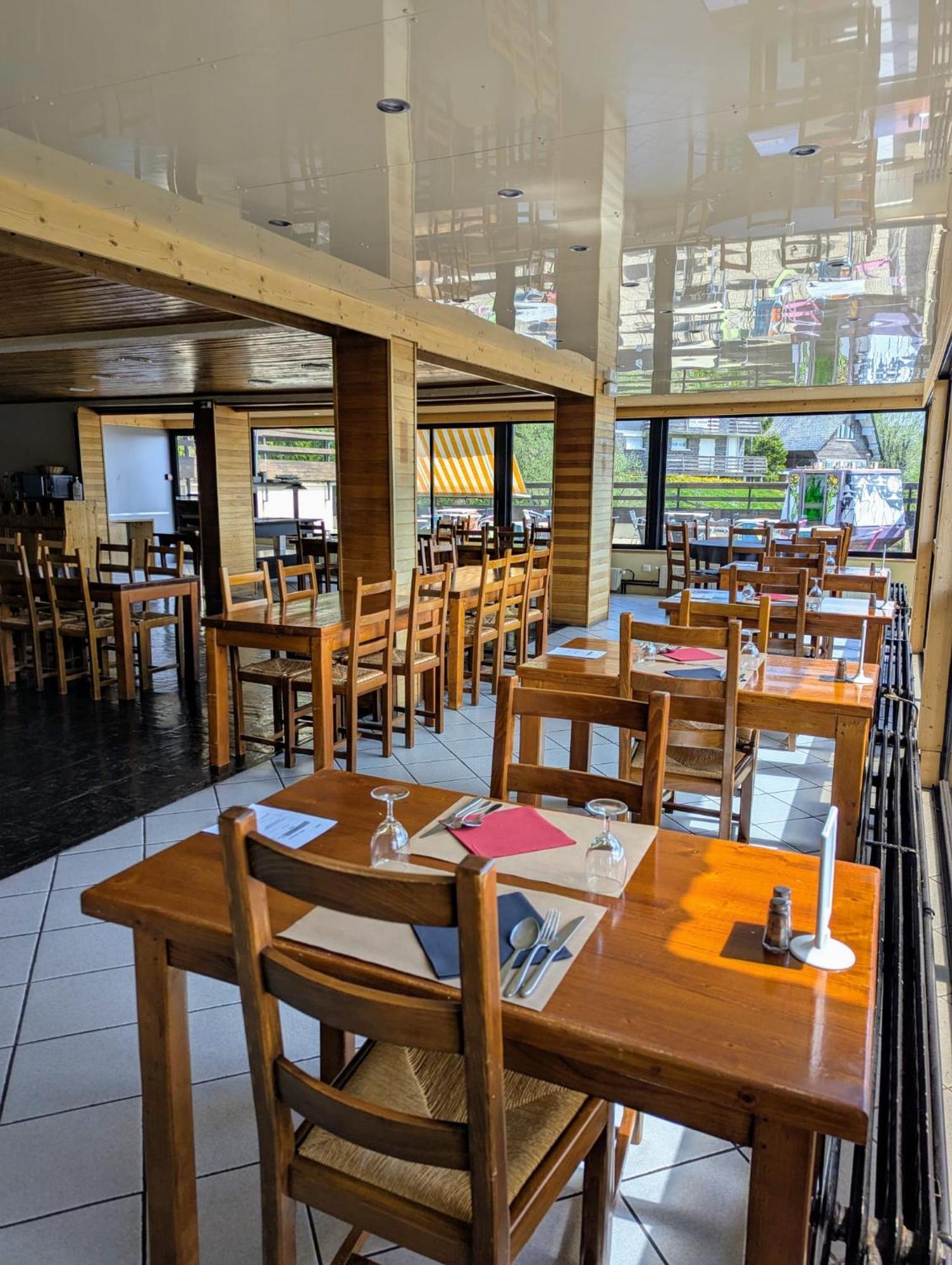 Gergovia Hotel Супер Бес Екстериор снимка