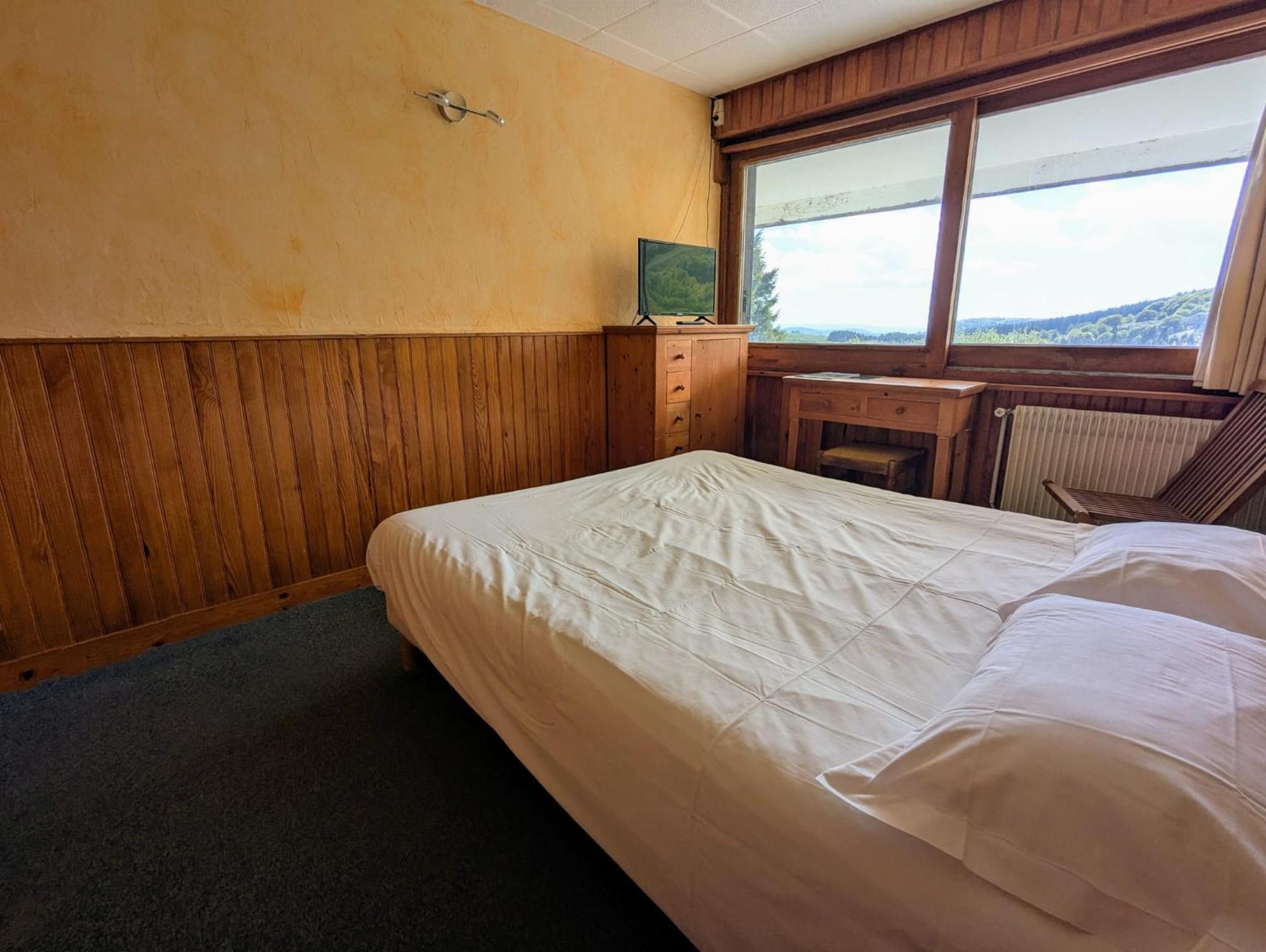 Gergovia Hotel Супер Бес Екстериор снимка