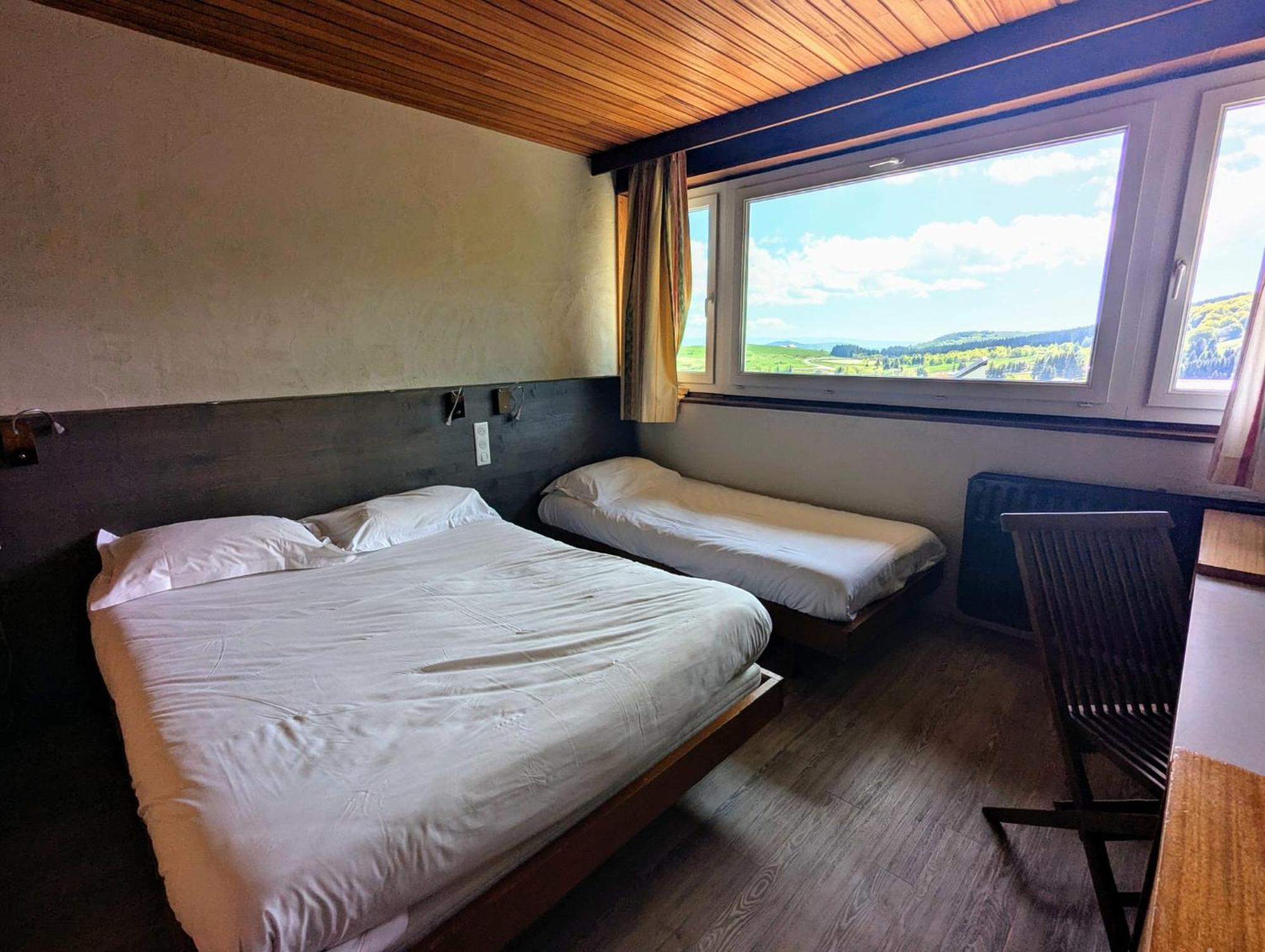 Gergovia Hotel Супер Бес Екстериор снимка