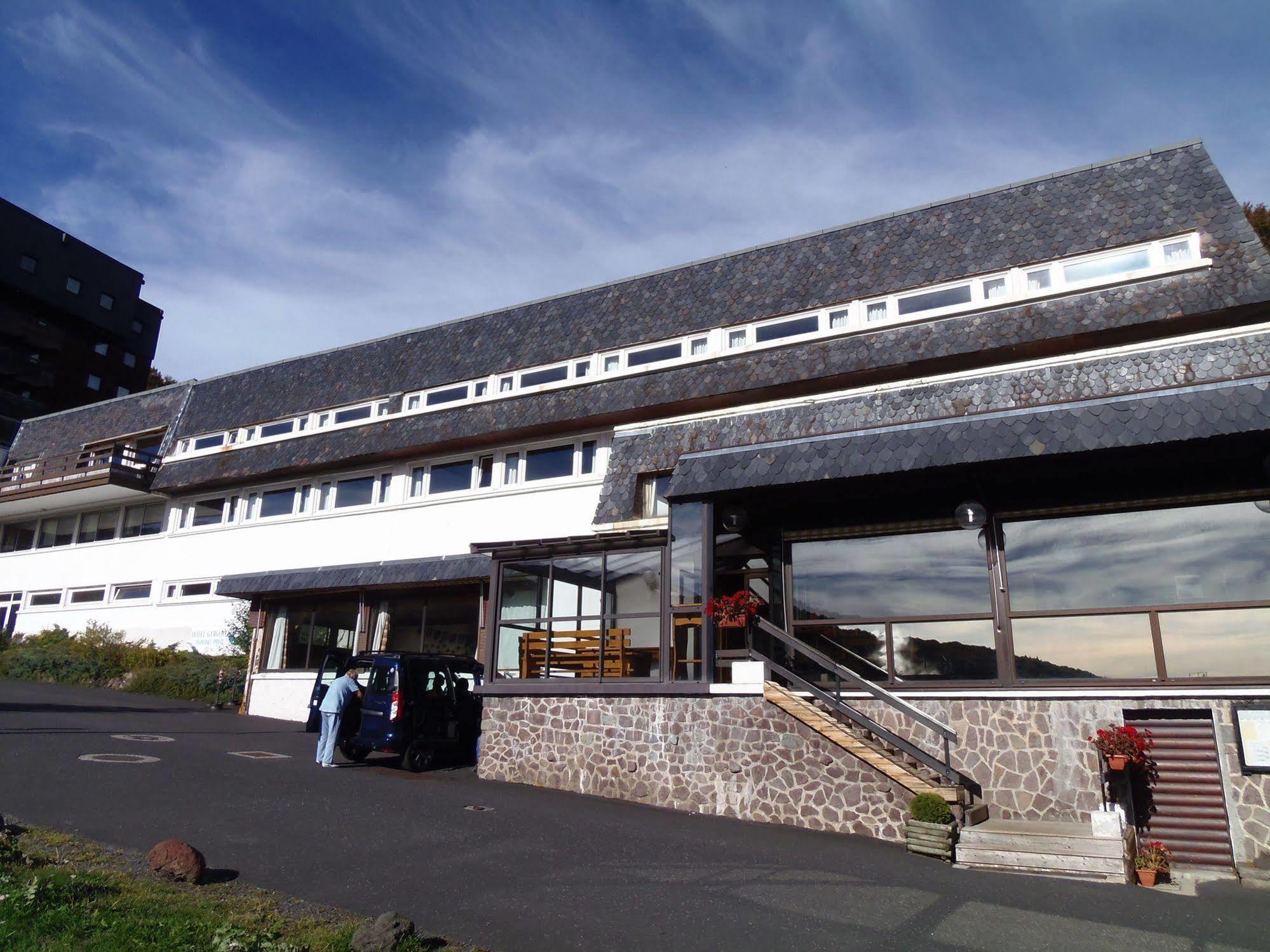 Gergovia Hotel Супер Бес Екстериор снимка